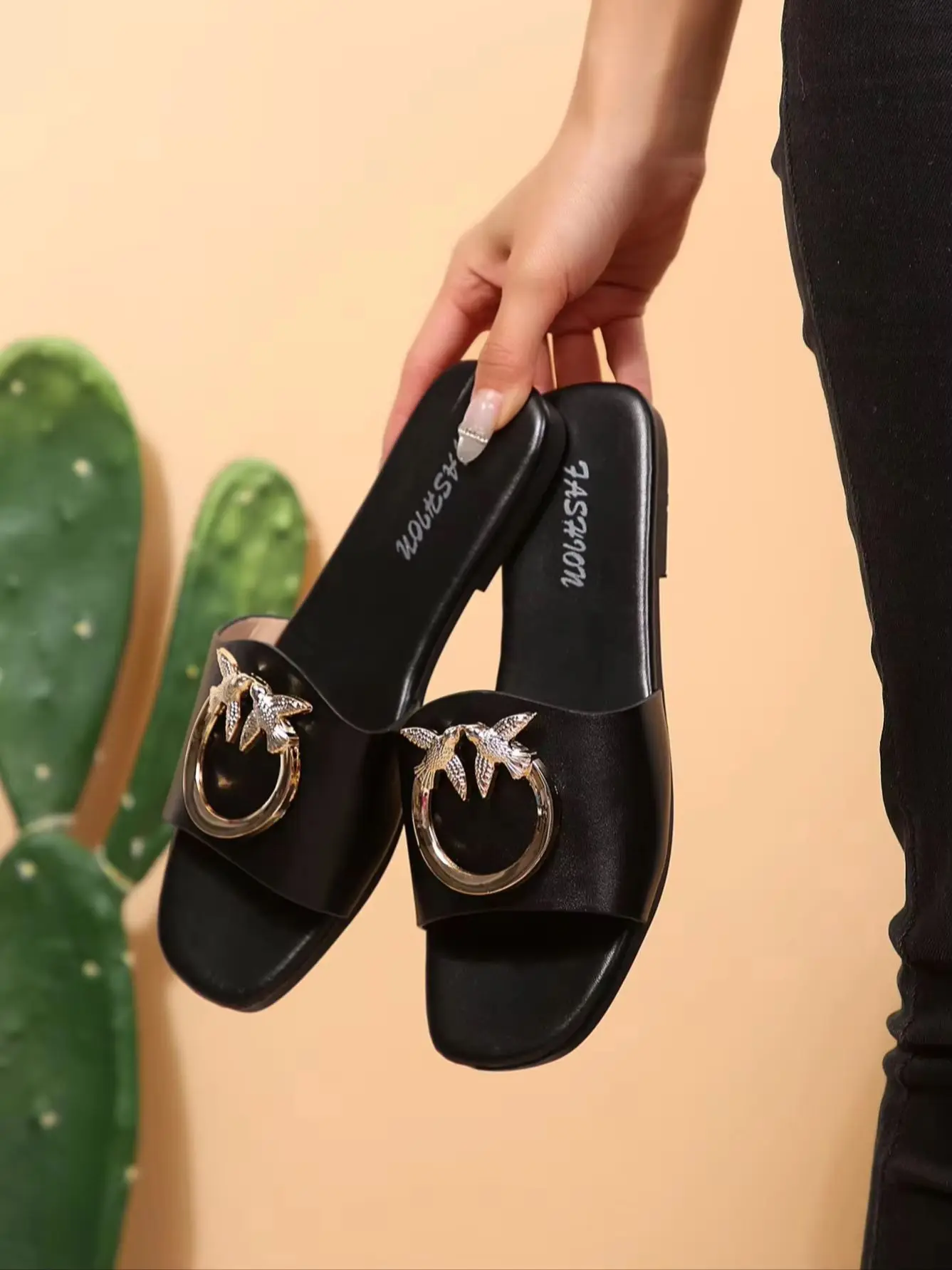 Neue Damen Frühling Sommer Mode Trend Slip-On Sandalen Rutschfest Atmungsaktiv Leicht Lässige Outdoor Strandschuhe Flacher Absatz