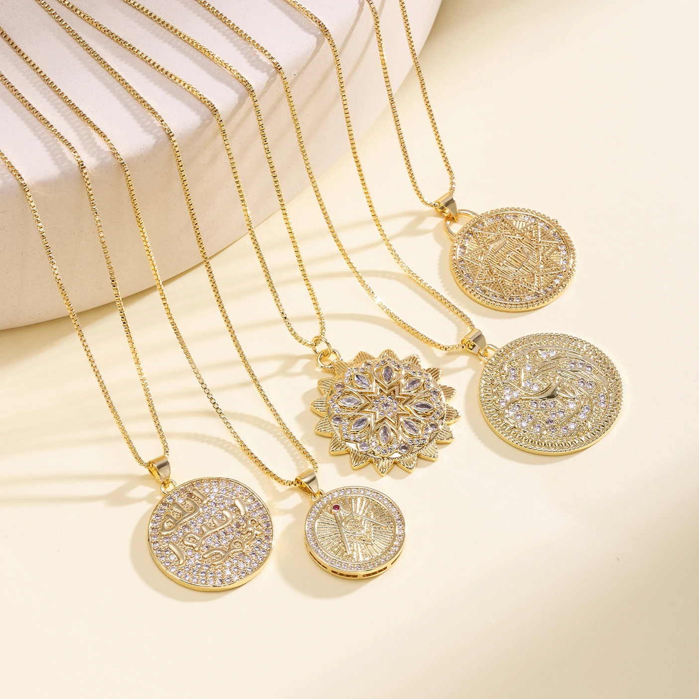 Nidin-collar con colgante de letra redonda/símbolo ultrasónico para mujer, joyería con insignia de circonia cúbica estilo Hip-Hop, alta calidad