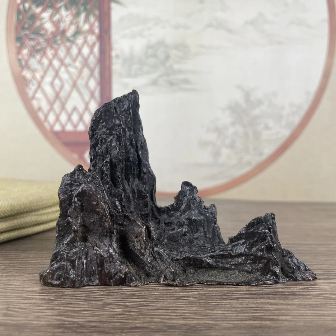 Metal statue mountain hill Length 0.5 cm, Width 4.6 cm, Height 7.5 cm, Weight 430 grams