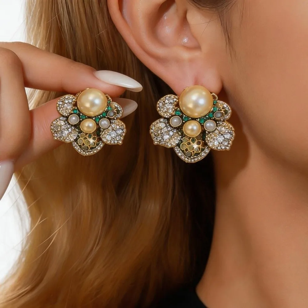 1 Pair Silver-Tone Flower Pearl Earring Pearl Embellishment Flower Shape Vintage Stud Earring Rhinestone Embellishment Stud Post