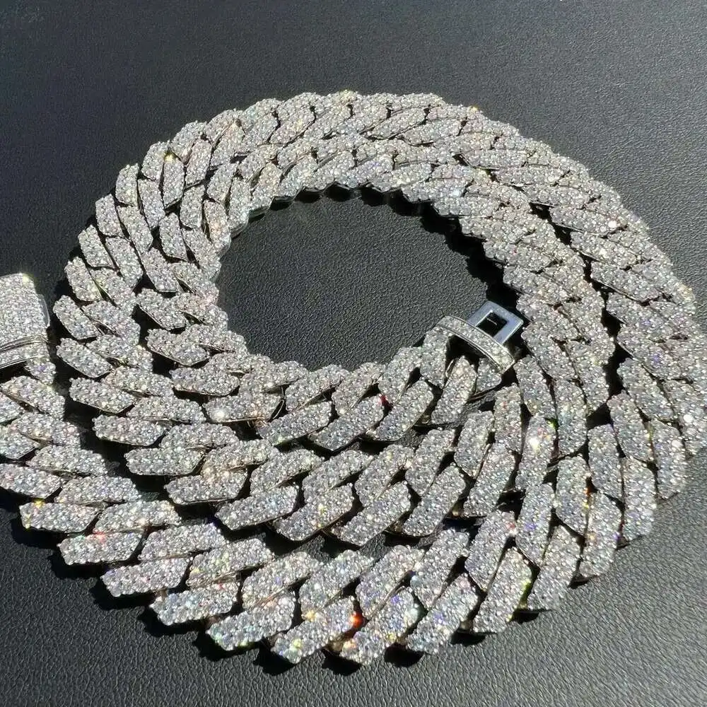 

Custom Hip Hop Ice Out Mossanite Necklace 925 Sterling Silver Vvs Moissanite Cuban Link Cuban Chain