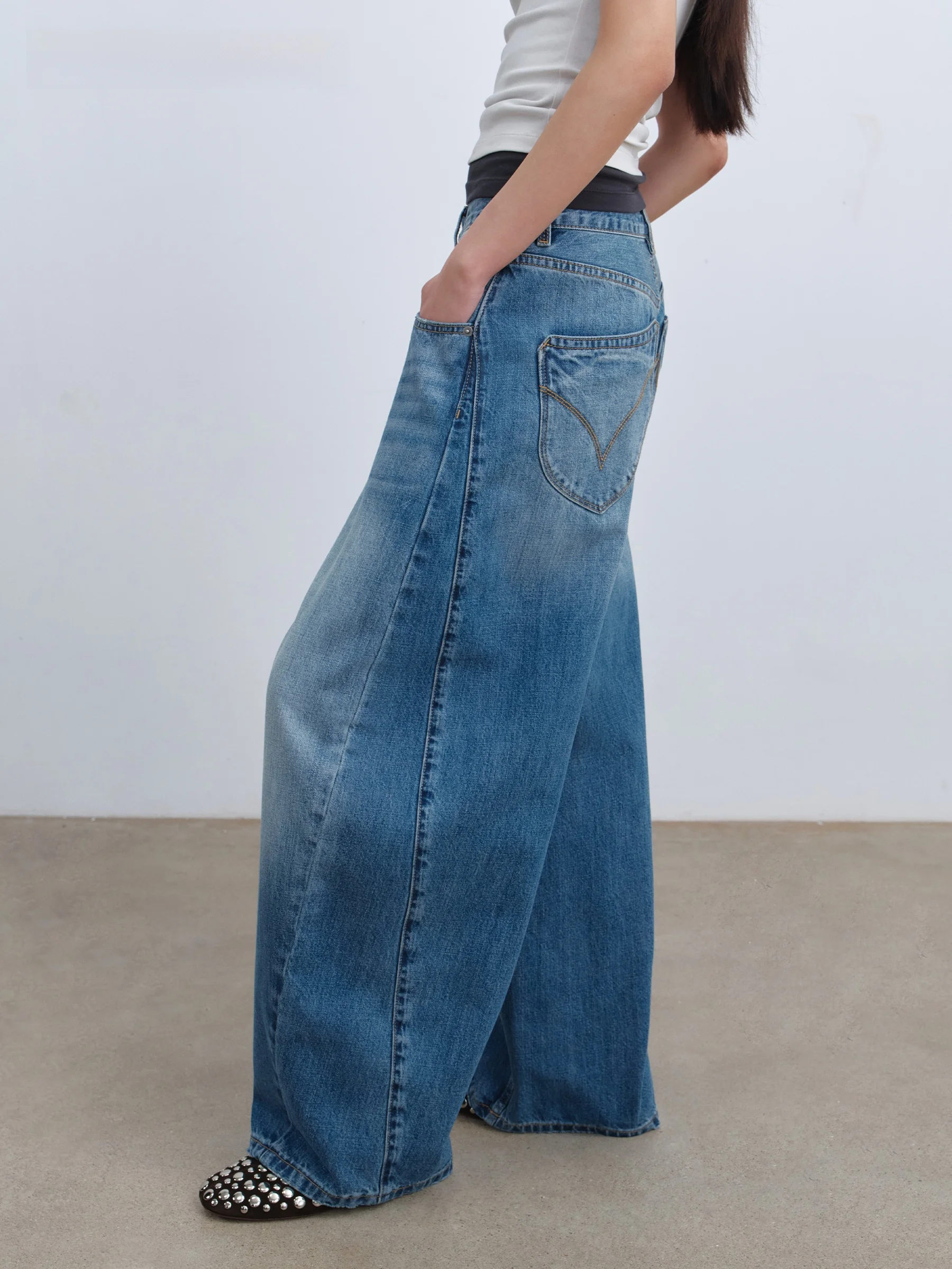 

VERMO Deconstructed Slant Cut 3D Tailoring Vintage Waed Loose on Denim Jeans Women's Premium Faion Cotton Jeans