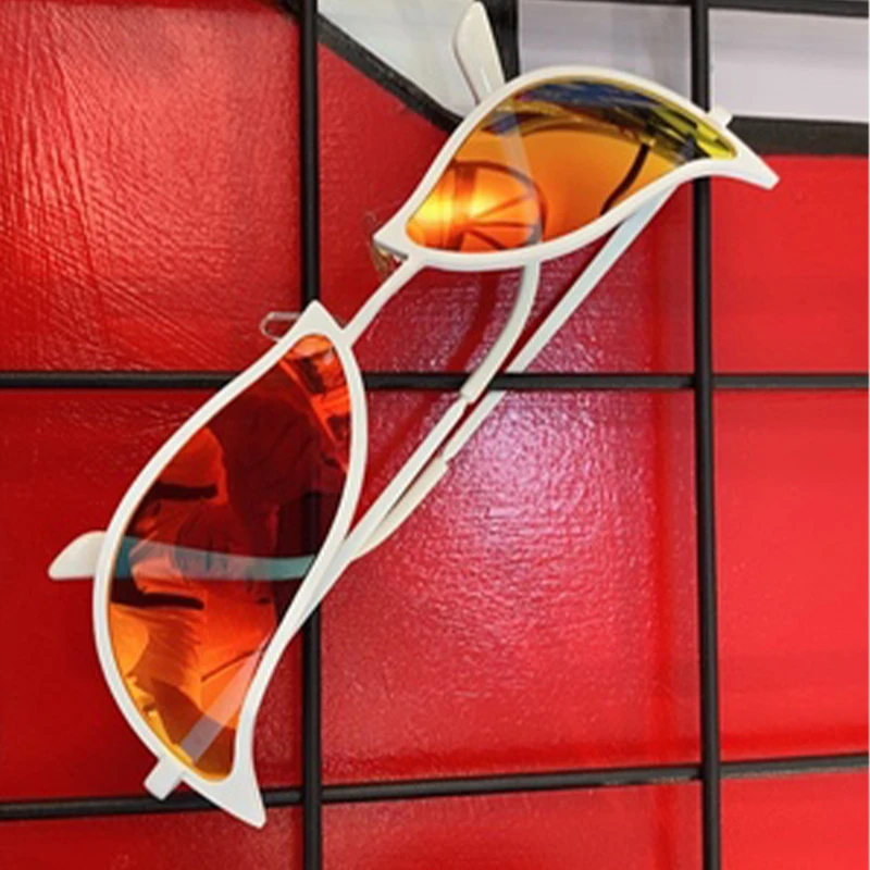 2022 Donquixote Doflamingo Cosplay Glasses Anime Metal Cat Eye Sunglasses for Women Men Funny Christmas Gift Party Props