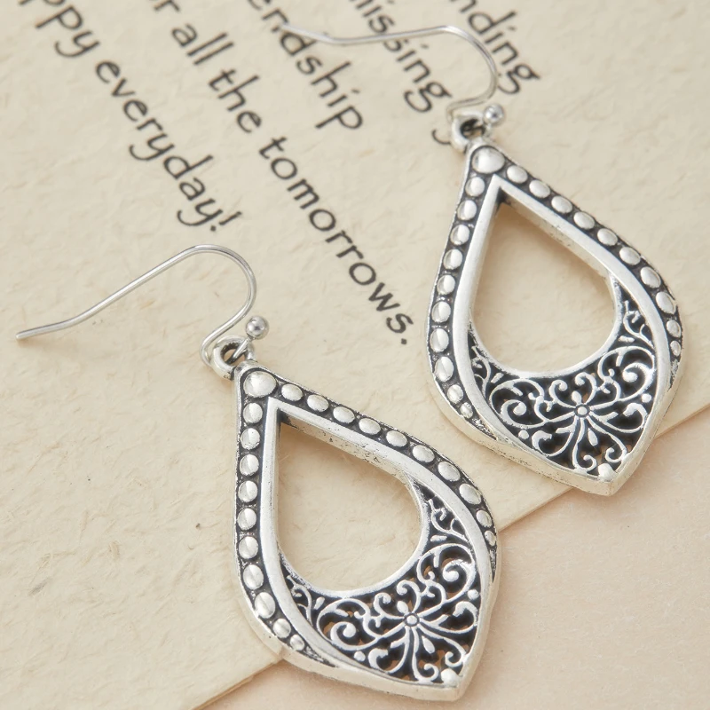 

Vintage Trendy Carved Pattern Irregular Pendant Earrings, Women's Personalized Ethnic Style Holiday Accessories Jewelry