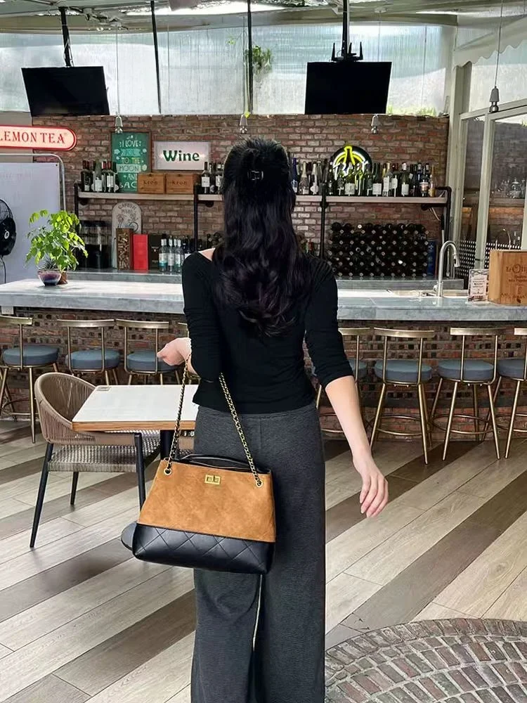 Korean Style Large Capacity Quilted Chain Bag Suede Single Shoulder Handbag Simple Tote Bag for Women Casual Chic Trend