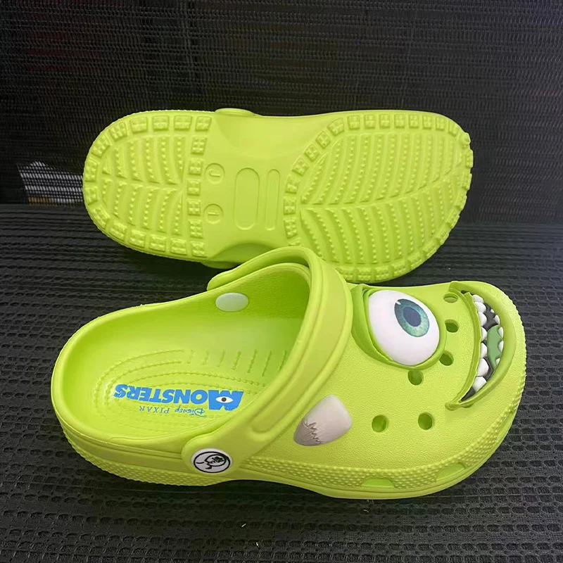 شباشب Monsters Inc الصيفية المضادة للانزلاق للأطفال، صنادل مريحة تسمح بمرور الهواء للأطفال والكبار في الهواء الطلق