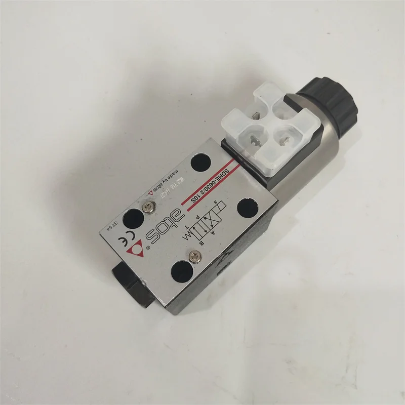Hot Sales DHI DHE DKI DKE Series DHE-0631/2-X 24DC Solenoid Directional Reversing Control Valve In Stock DHE-0631