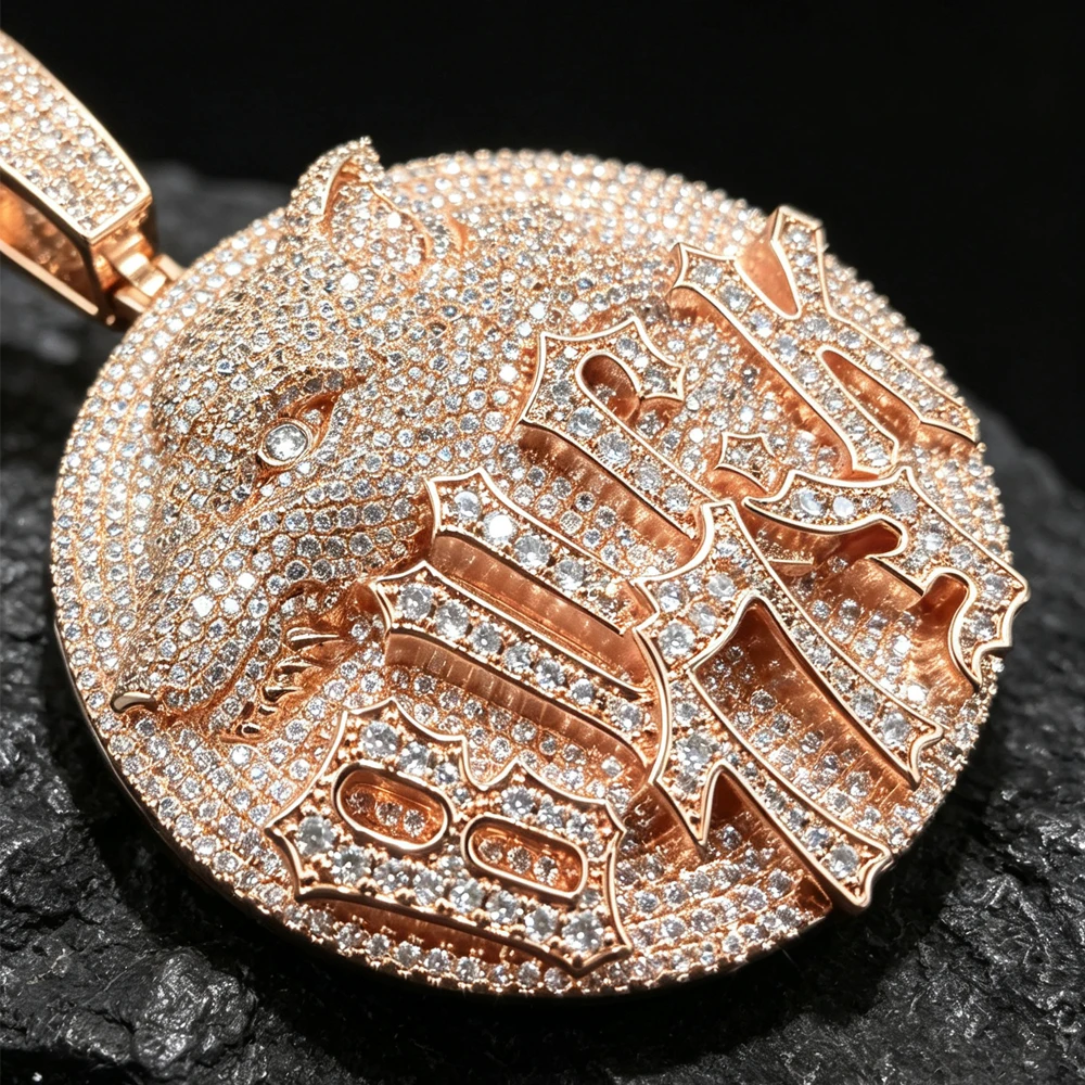 18K Gold Plated Round Wolf Medallion Pendant Micro Gift For Men Boy Friends Rapper Streetwear Club Party Daily Fashion Full Diamond Necklace Accessories Pave Cubic Zirconia Bling Hip Hop Gothic Script Charm Sparkle Zircon Iced Out Fine Jewelry