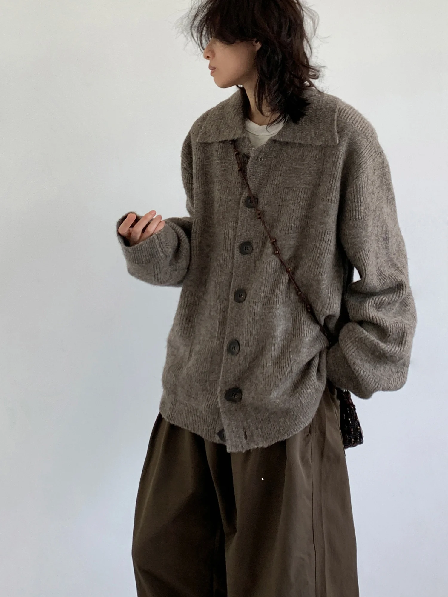 

Ретро-кардиган в японском стиле, утепленный, вязаный, с воротником, мужской, повседневный, простой, в студенческом стиле, на пуговицах, верхняя одежда