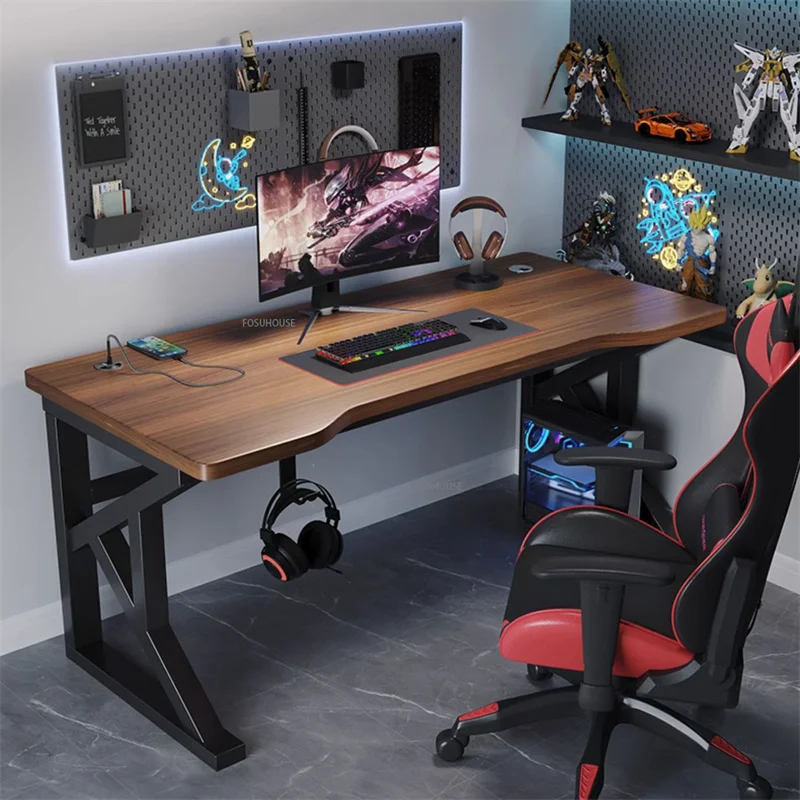 Arbeits Computer: Der perfekte Schreibtisch für produktive Arbeitszeiten zu Hause und im Büro