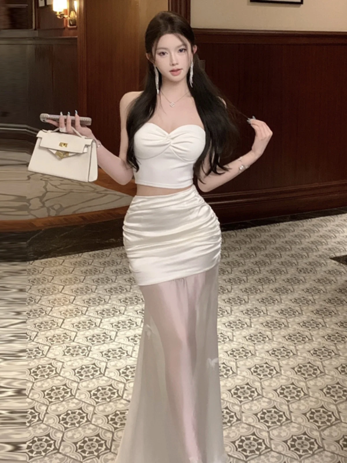 

High-End Celebri Sle Bridesmaid Outfit Top And Skirt Set with Twist Ne Strapl Vest High Waist Design Slimming Bodyco...