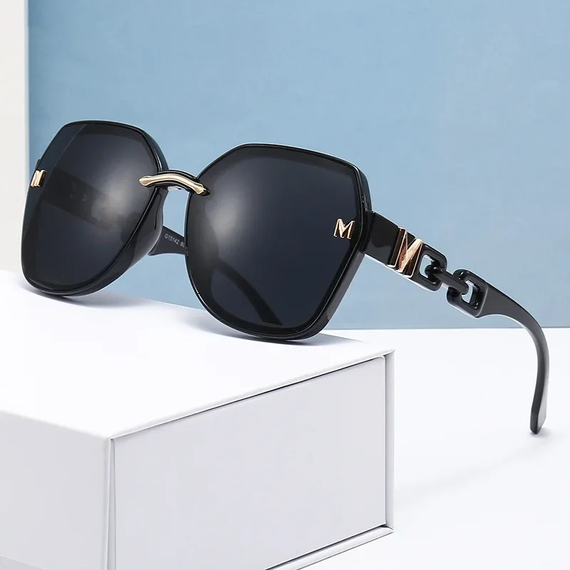 

Europe and The United States New Light Luxury Trend Square Fashion Sunglasses Women's Senior Sense Sunshade Sunglasses