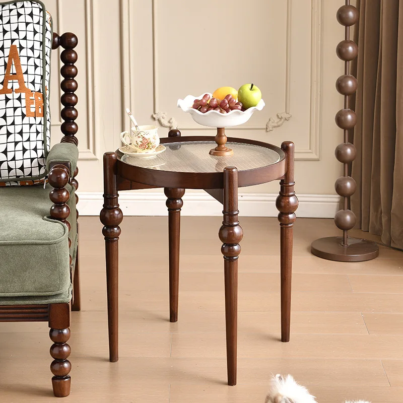 The side of the medieval French sofa has a few small corners, a few small circles, a few rounds