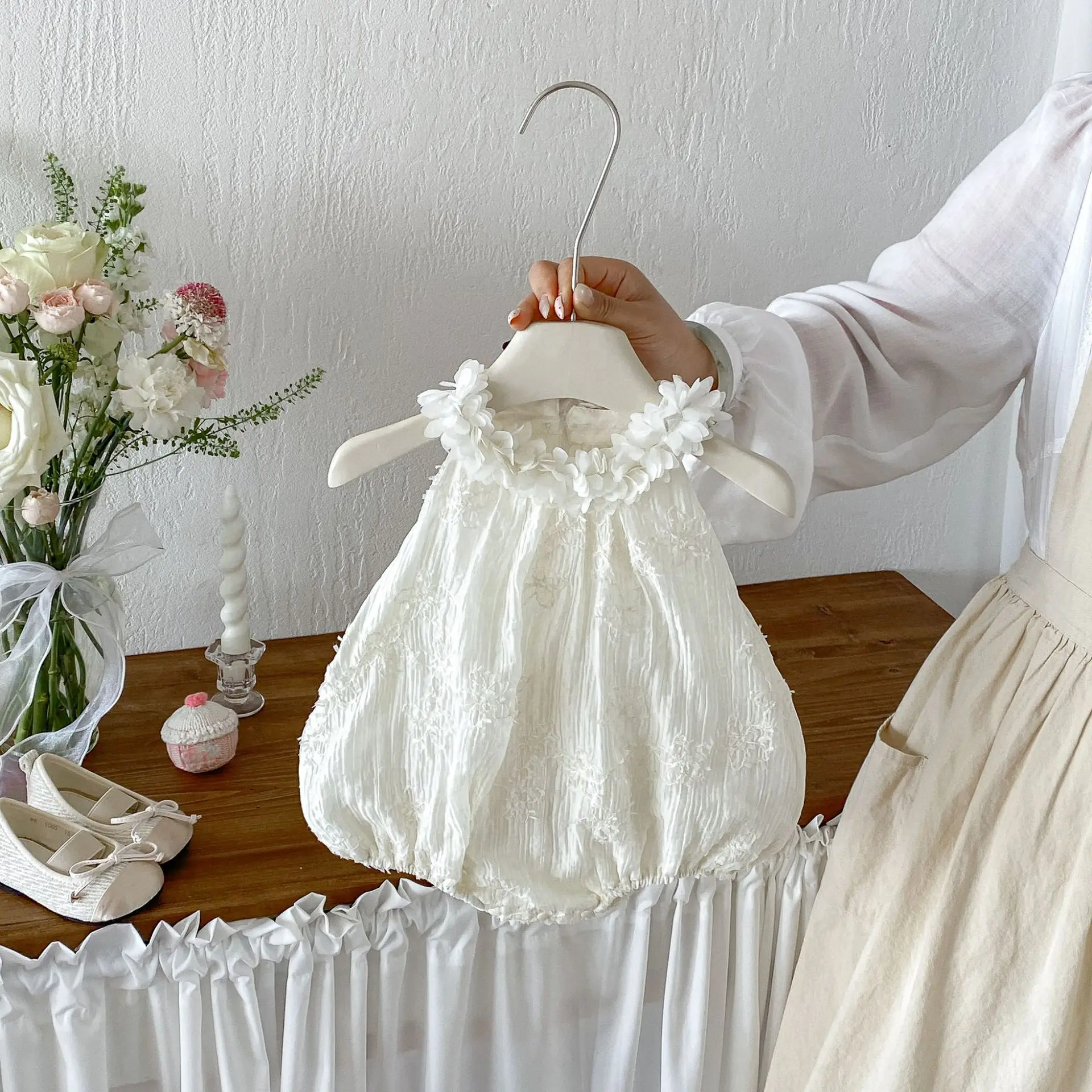 2026 Summer Baby Sleeveless Lace Jumpsuit New Female Baby Sweet Thin Outdoor Climbing Clothes