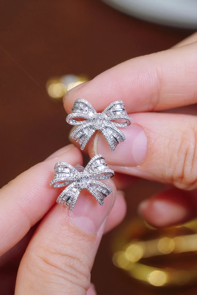 LUOWEND 100% 18K White Gold Earrings Women Luxury Bowknot Shape 1.0carat Real Natural Diamond Stud Earrings High Party Jewelry