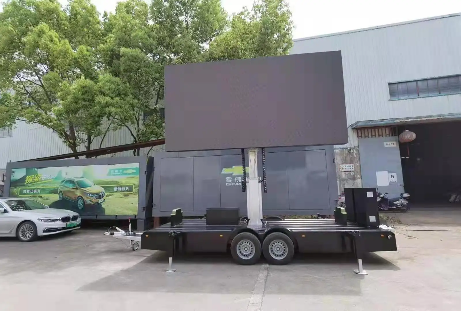 Outdoor Full Color Led Mobile Trailer Screen P4mm  LED Display Screen