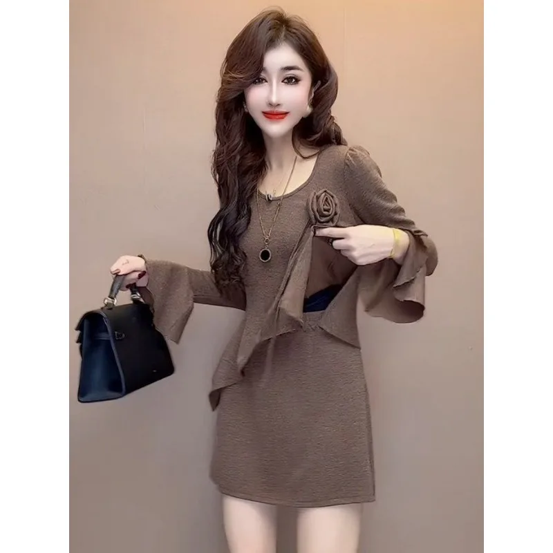 Стильный костюм для женщин осенью, новый трехмерный топ с цветочными рукавами-трубой для похудения, короткая юбка, дизайн из двух частей