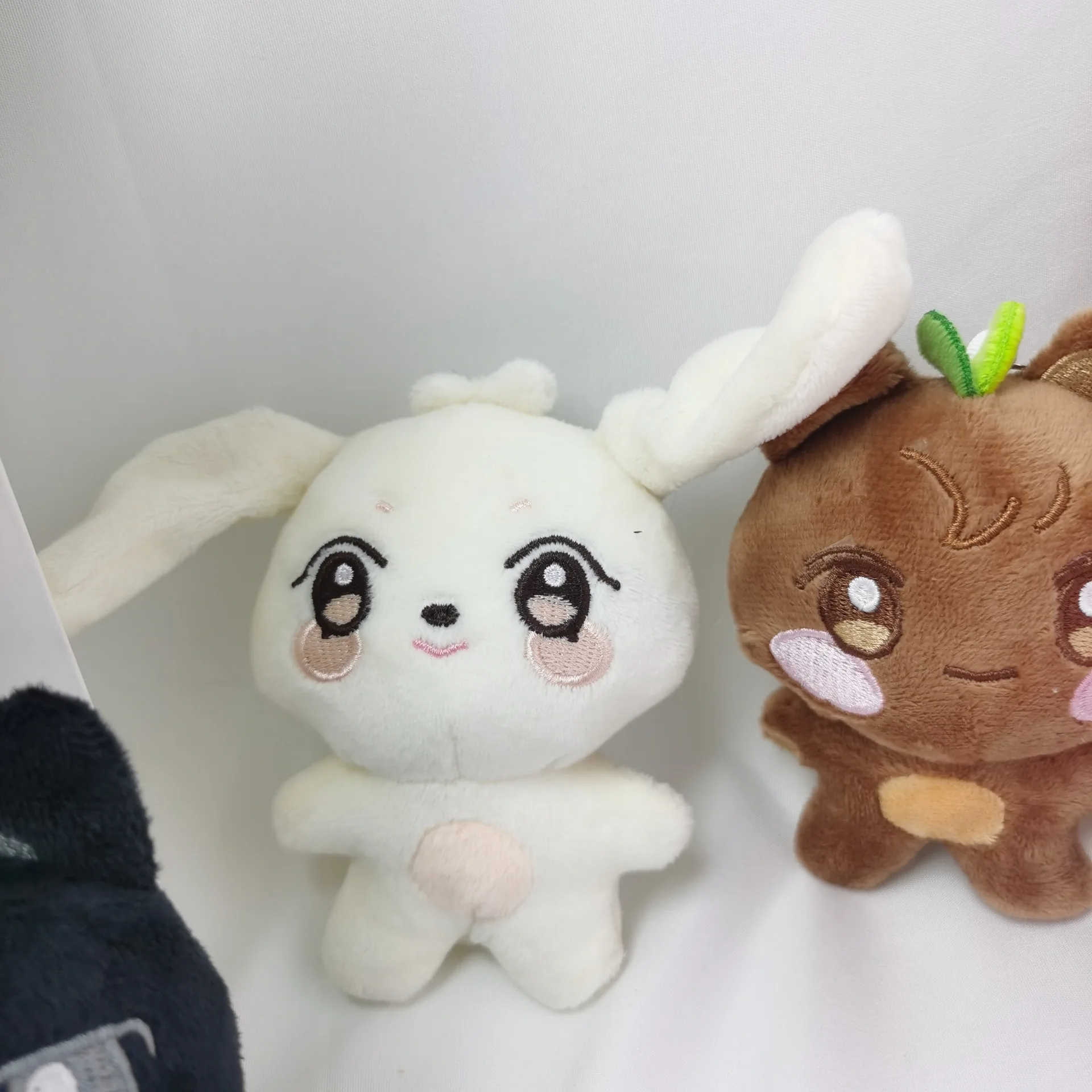 Kpop Aniteez Kawaii الحيوانات المحشوة Plushies لعبة ديكور غرفة Hongjoong Seonghwa Yunho Yosang San Ming Wooyoung Jongho Plush