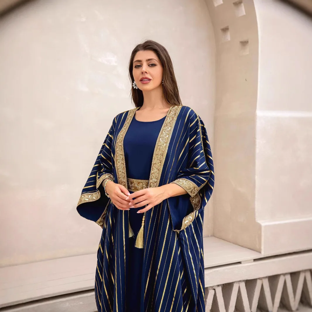 Modelos de venda quente, roupões muçulmanos transfronteiriços do oriente médio, ternos bronzeadores de moda de luxo leve, vestidos Abaiya Cw73231
