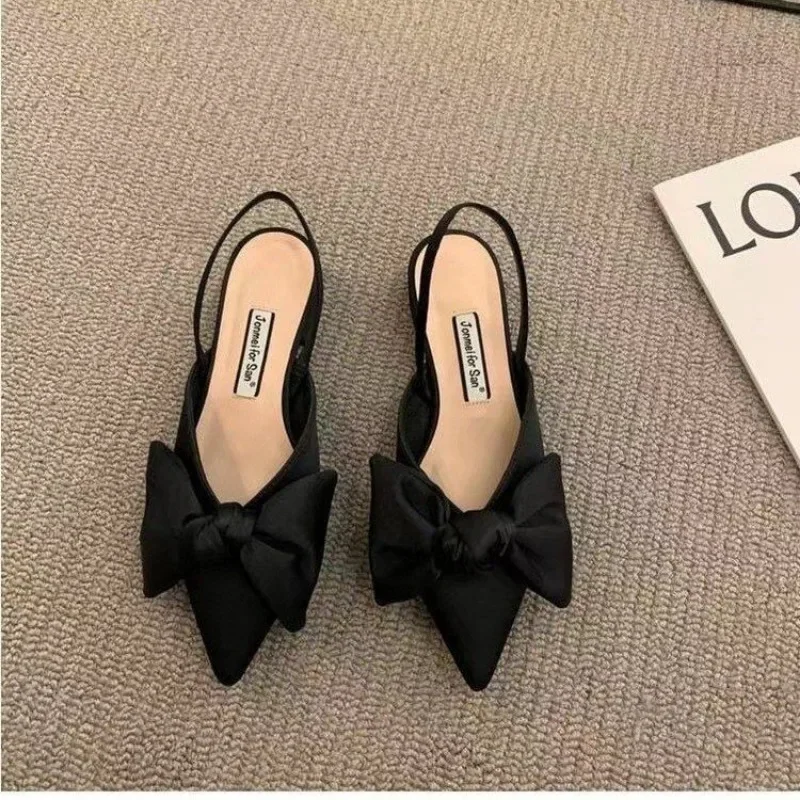 Sandal Wanita Penjual Terlaris 2025 Sandal Hak Rendah Modis Sepatu Wanita Tali Runcing Elegan Pompa Pesta Mode Sandalia De Mujer