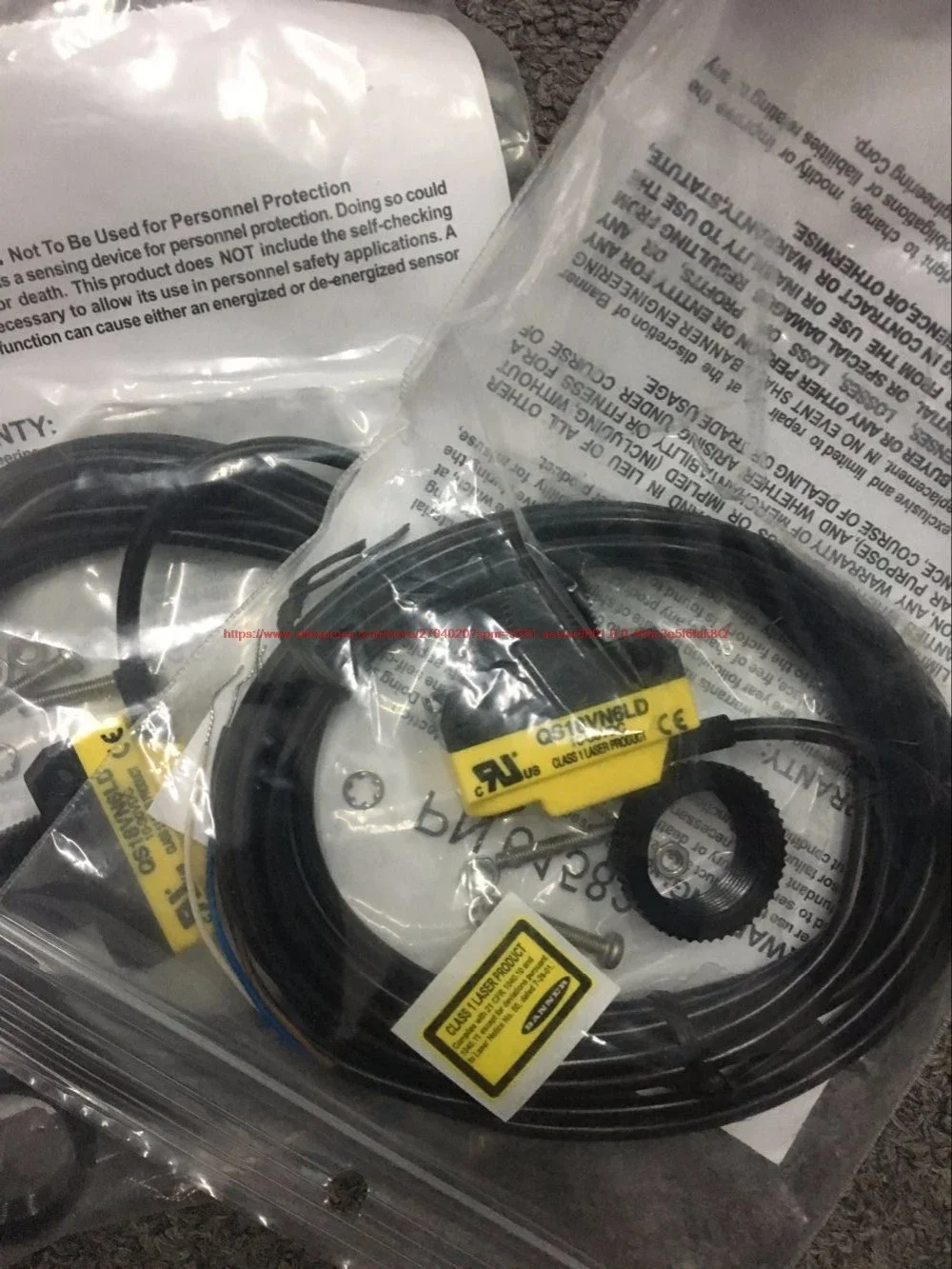 Photoelectric sensor QS18VN6LD, laser small photoelectric type, DC24V output