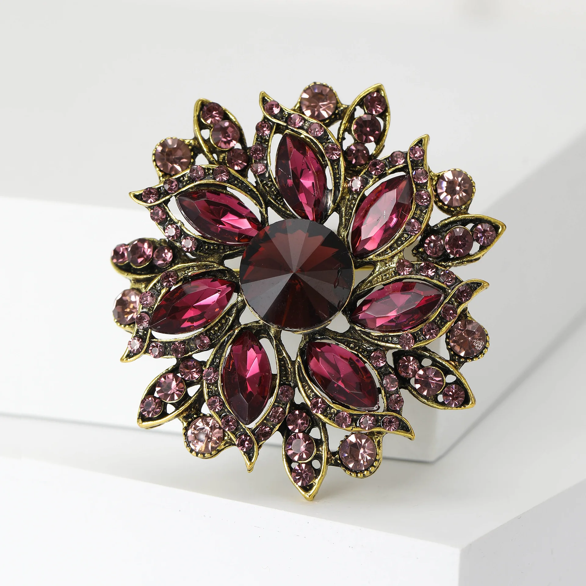 Anmutige Luxus-Kristall-Broschen mit runden Blüten für Damen, trendige Zirkon-Anstecknadeln, Schmuck für Party, Büro, Anzug, Dekoration, Festivalgeschenk – Detail 29