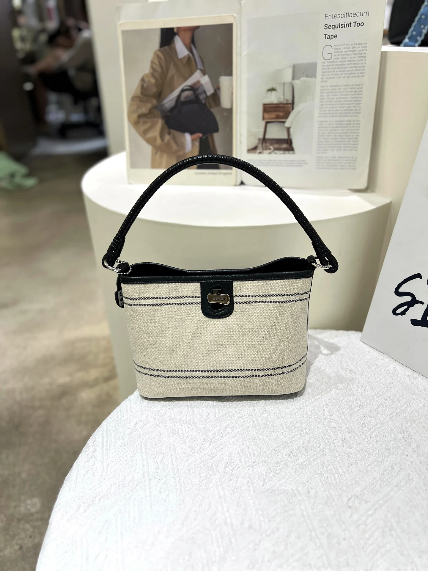 sac-seau-en-toile-raye-tendance-pour-femme-sac-bandouliere-msaer-style-decontracte-simple-sac-a-main-souple-pour-l'ete-2026