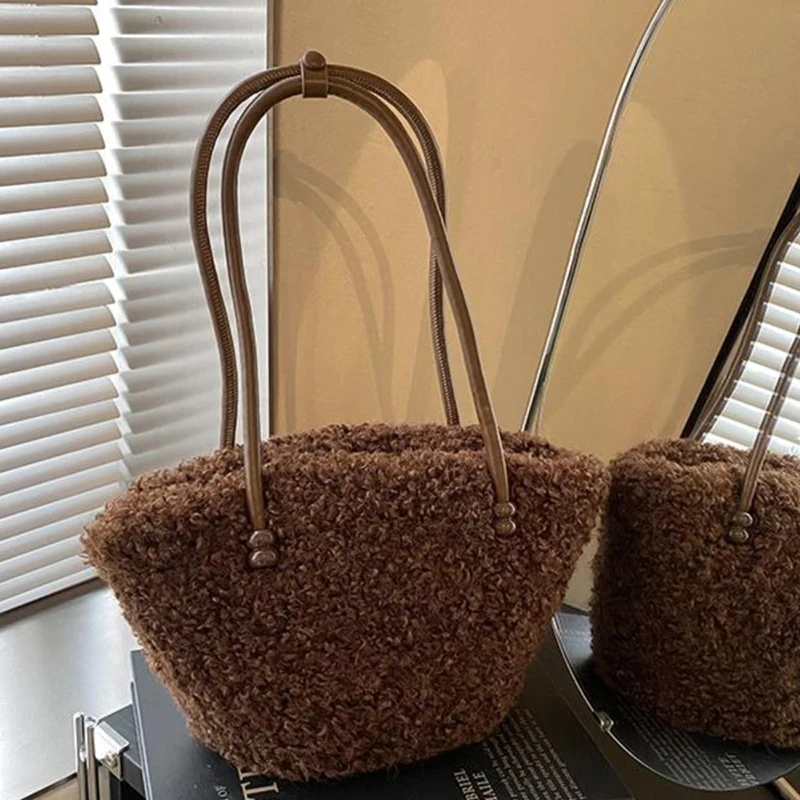 

High-grade Winter Fluffy Handbag Ladies 2025 Trendy Fashion Underarm Bags Solid Color Simple Fleece Single Shoulder Bag