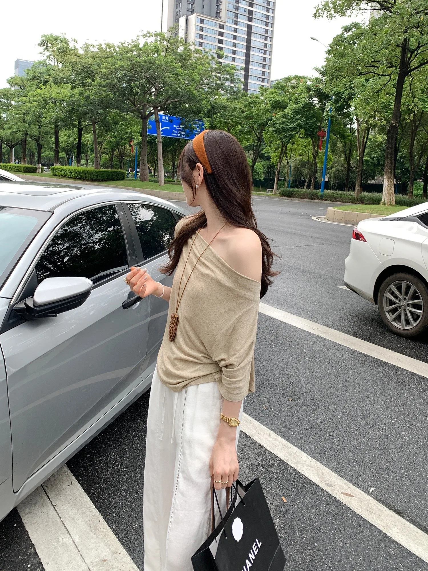 Laid-back Style Beautiful One-Shoulder Short-Sleeve T-Shirt Women's Loose Fit Summer New Unique Small Top Korean Version Line...