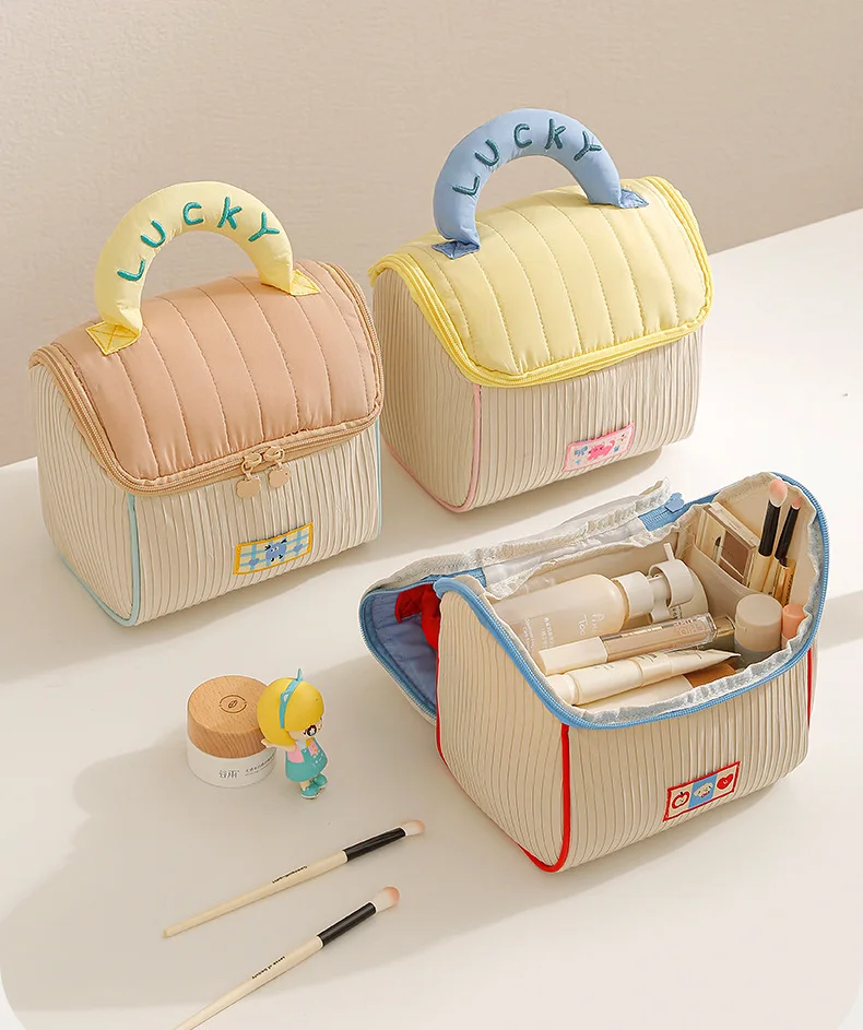 Cute Cartoon Pattern Cosmetic Bag Niche Design Portable Travel Makeup Pouch Organizer Bag for Toiletry Storage Daily Outdoor Use