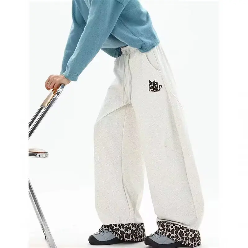 

Мужские и женские повседневные брюки в стиле ретро в стиле хип-хоп, брюки для джазовых танцев, свободные спортивные брюки с прямыми широкими штанинами, эластичный пояс с вышитым логотипом, узор с леопардовым принтом на манжетах