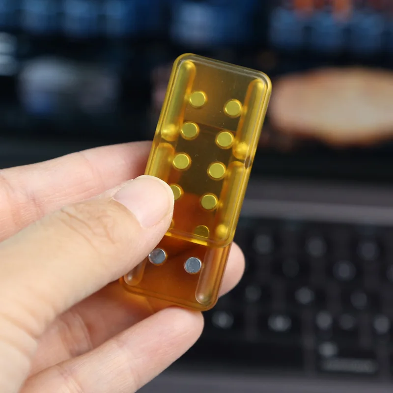 Mechaniczny suwak Magnetyczna płyta do pchania kart Fidget Coin EDC PEI Zabawka antystresowa łagodząca niepokój