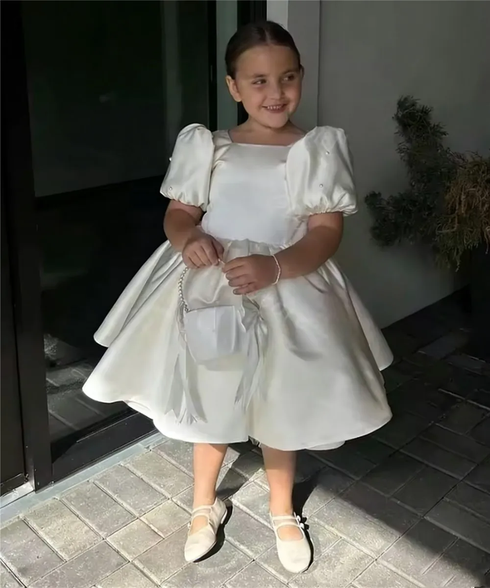 カスタマイズされたフラワーガールドレス結婚式用幼児バルーンスリーブ膝丈初聖体ドレス子供フリルサテンパーティードレス