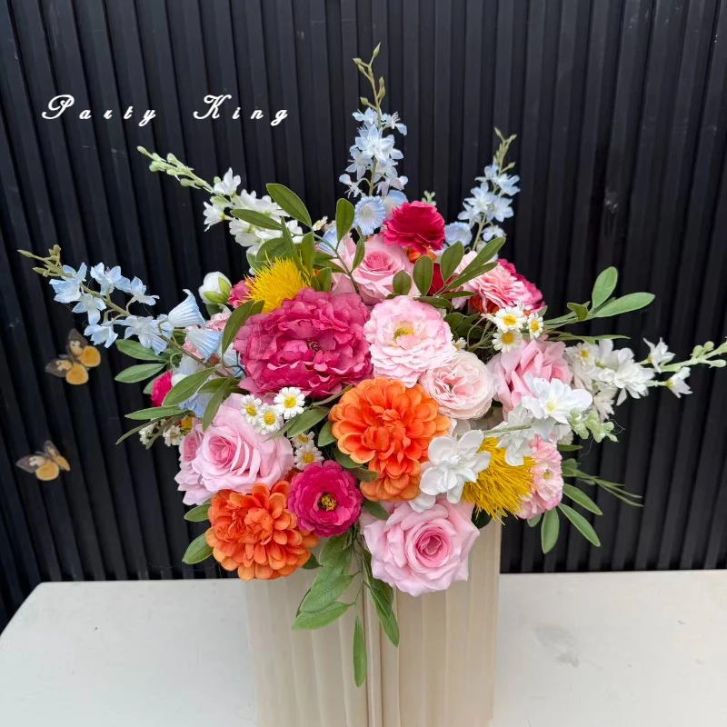 centrotavola-con-fiori-artificiali-per-matrimoni-composizioni-floreali-per-sfondi-di-feste-accessori-e-bouquet