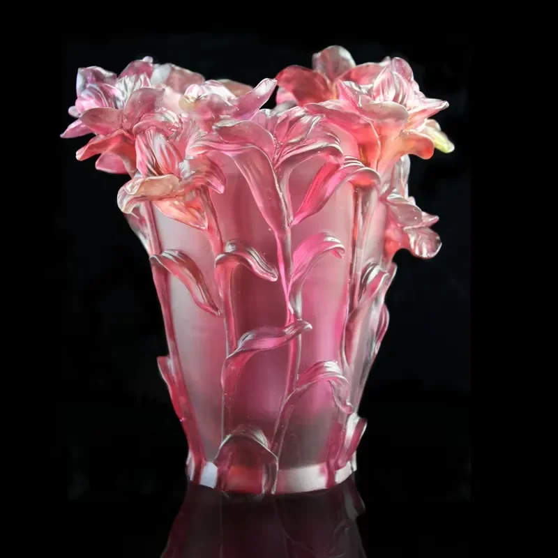 Traditional Chinese slender glass vase, elegantly decorated, suitable for weddings, urban gardens, and family dining table