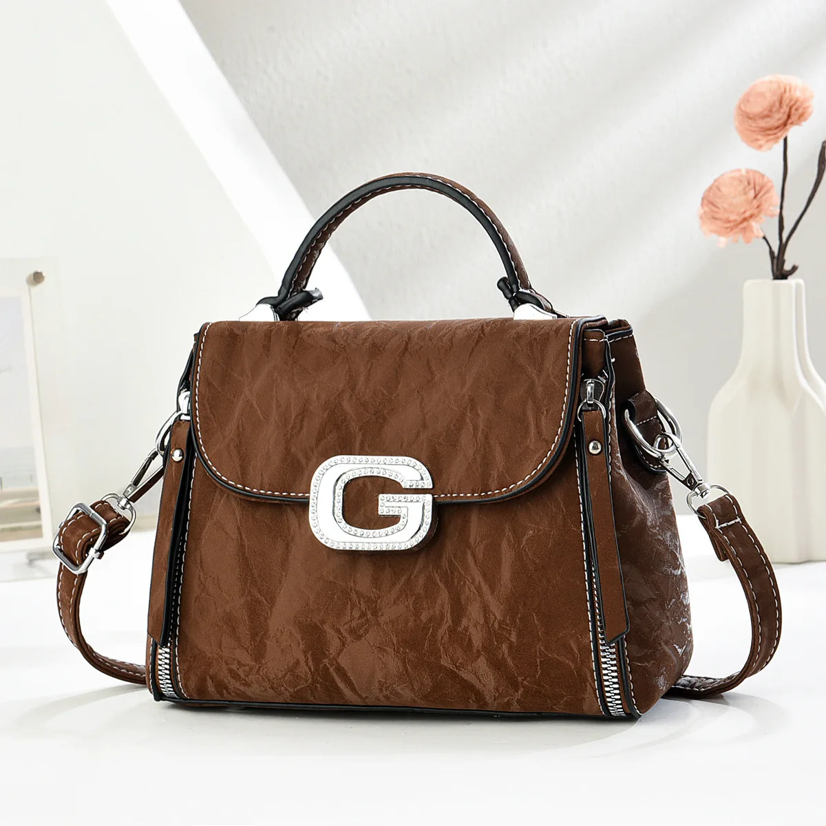 

2025 Fashion Vintage Womens Handbag Single Shoulder Commuter Crossbody Small Square Bag with Rhinestone Letter