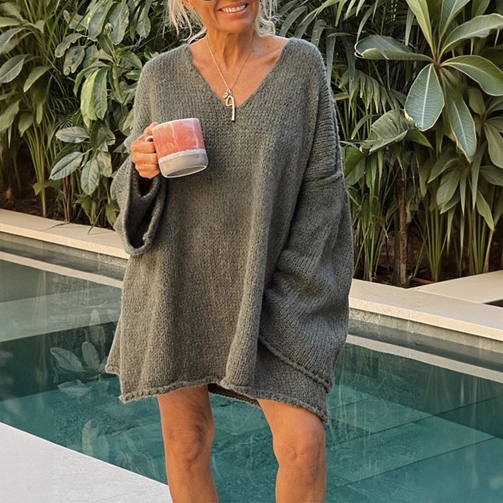 

Women's V Neck Long-Sleeved Knitwear 2 Colors Autumn Winter Fashion European American Style