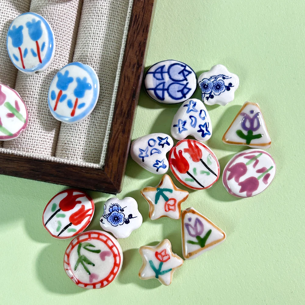 قطعتان من أزهار البورسلين المرسومة يدويًا - خرز التوليب والبرقوق باللون الوردي والأزرق لإكسسوارات المجوهرات