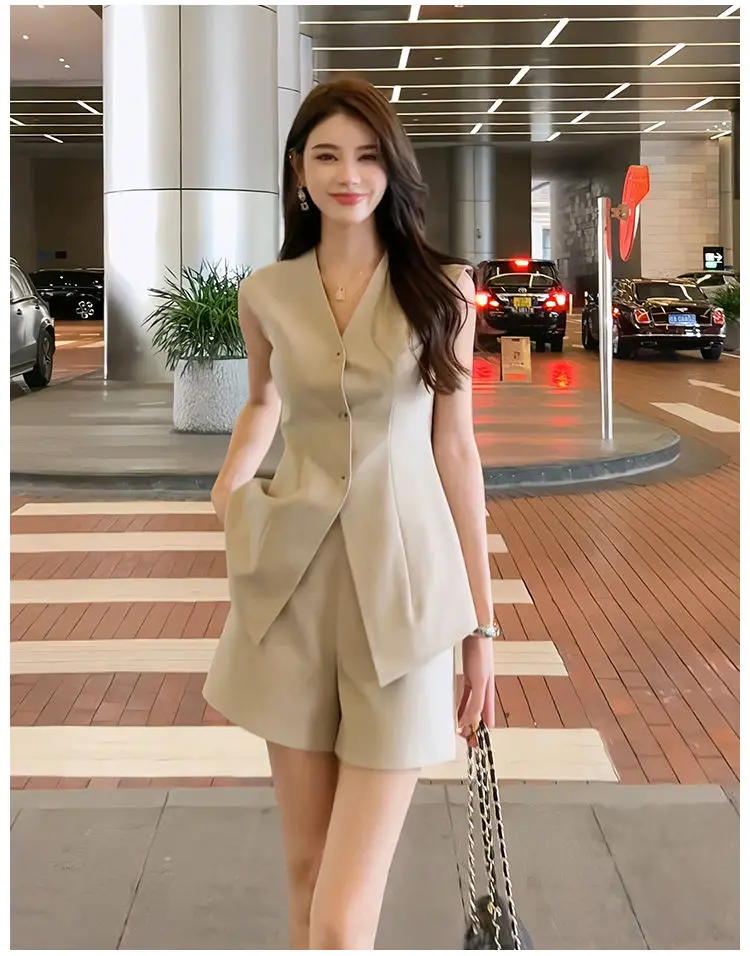 

New Korean Fashon Slim Summer Women's Suit Office Lady V-neck Sleeveless Slim Vest Top + Short Elegant Two Piece Set High End