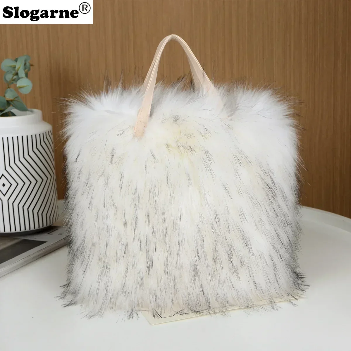 2024 Luxury New Design Women\'s Faux Fur Handbag Winter Soft Warm Bag Girls Fluffy Large Capacity Tote Bag High Quality Fur Purse