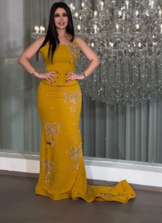 

Orange Mermaid Crystal Prom Dresses Long for Women 2026 Halter Neckline Beaded Diamond Formal Evening Gowns Customized