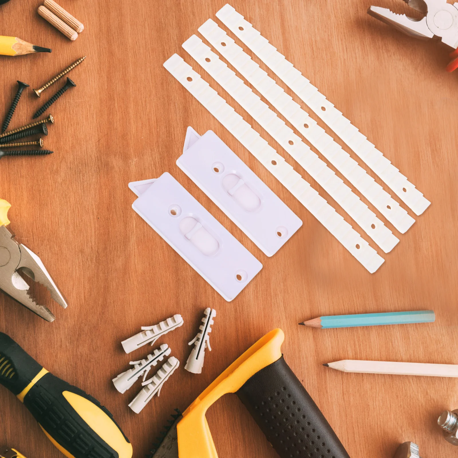 Riparazioni domestiche - Porte, cancelli e finestre - Materiali finestre - Chiusure