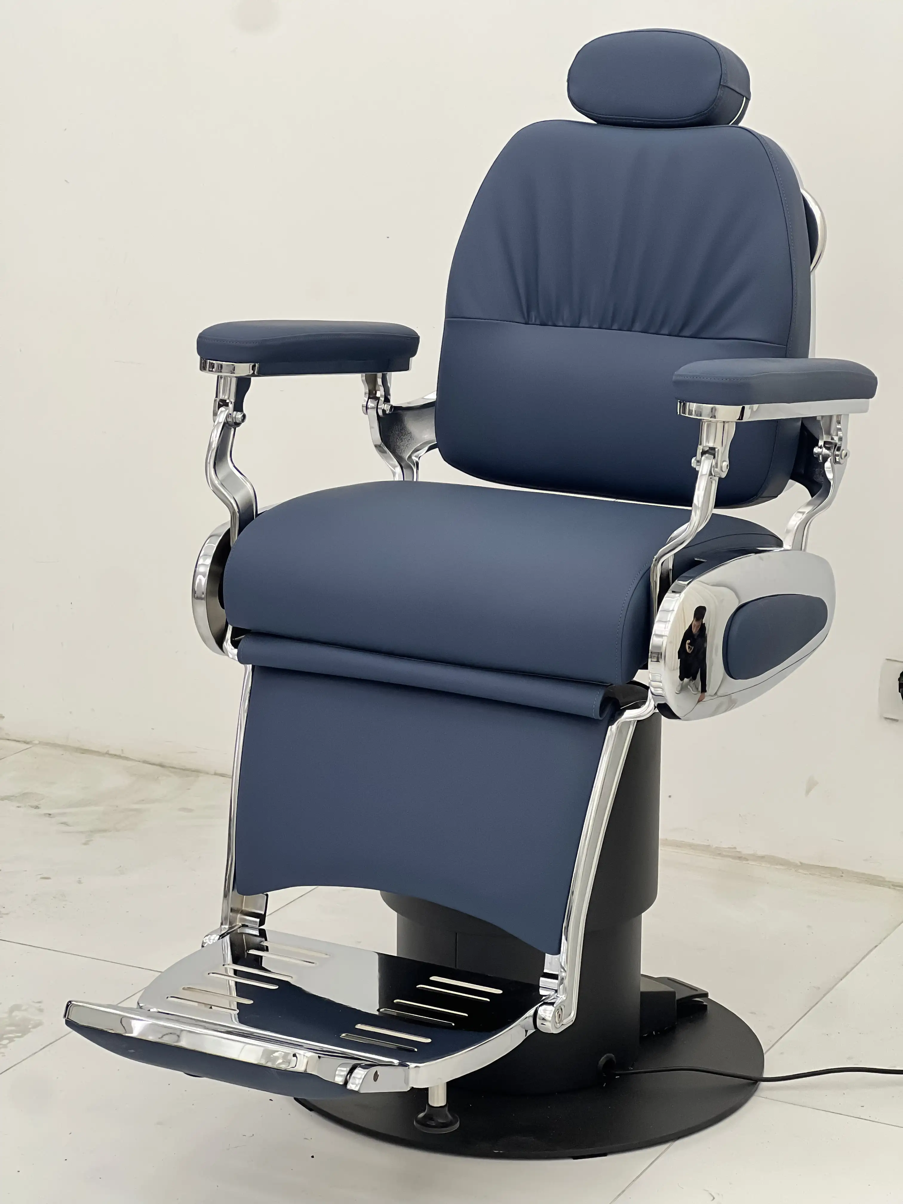 Hairdressing Chair Styling Barber Shop Men'S Massage Barber Chair for Men Beauty Hair Salon Chair for Hair Stylist Beauty Salon