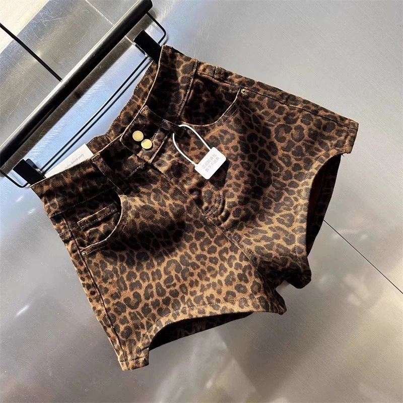 Summer 2025 New American Leopard Print High Waist Close-Fitting Hot Women Denim Shorts Wide Feet Leakage Thigh Sexy Hot Pants