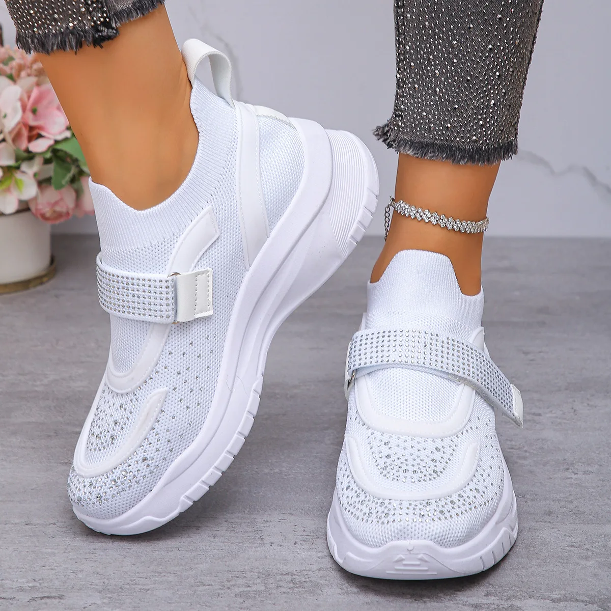 

Fashionable thick-soled breathable sports and casual shoes with deep opening design for spring and autumn