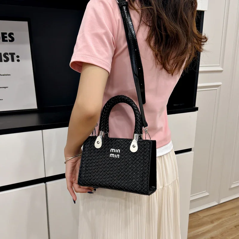 

Luxury Vintage Messenger Purse For Women With Crossbody Strap Solid Color Design And Practical Function