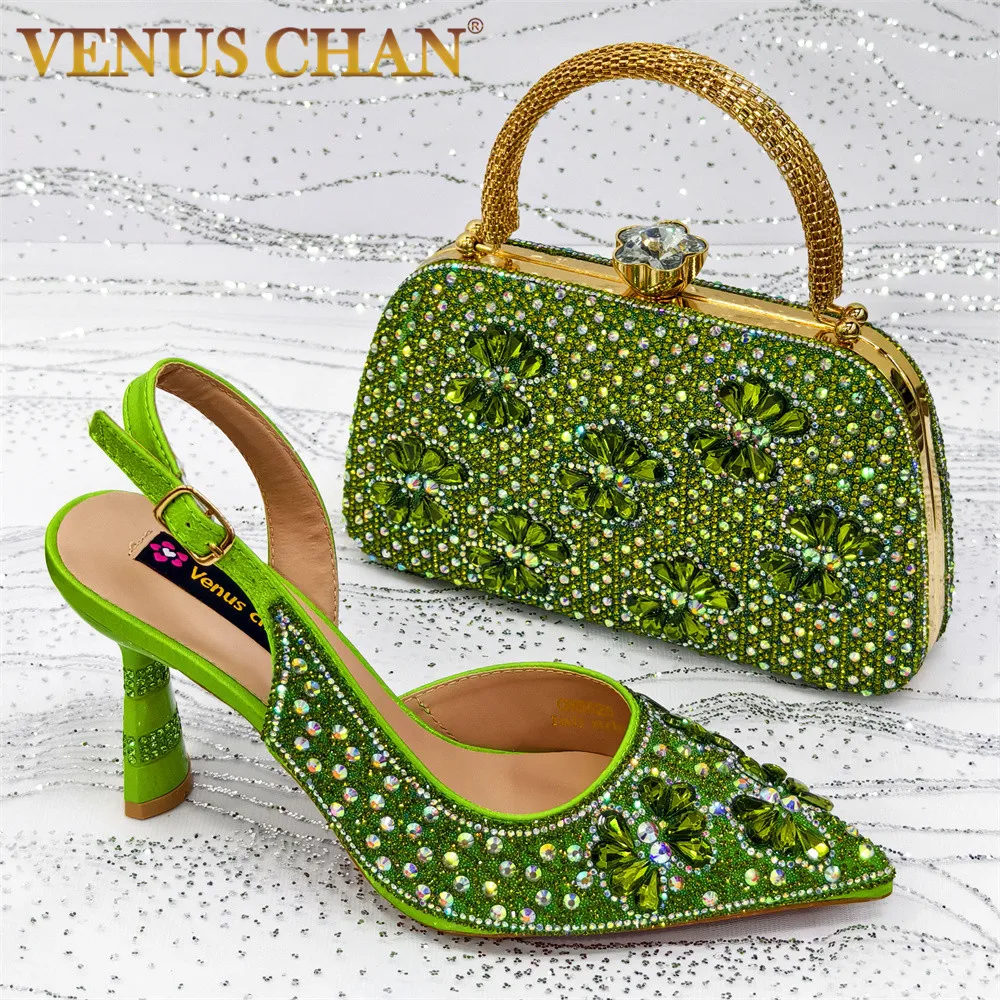 Elegancia festiva: Spot Goods Tacones deslumbrantes y bolso largo elegante Clutch Combinación perfecta de zapatos y bolso para ocasiones especiales