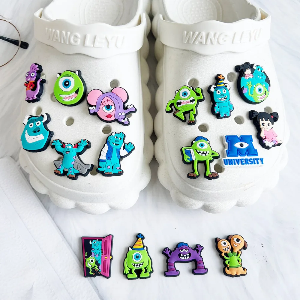 Breloques de chaussures Mininstants Monsters University pour enfants, chaussures de dessin animé Disney, accessoires de décoration, sandales Everg, cadeaux de fête, 1-16 pièces