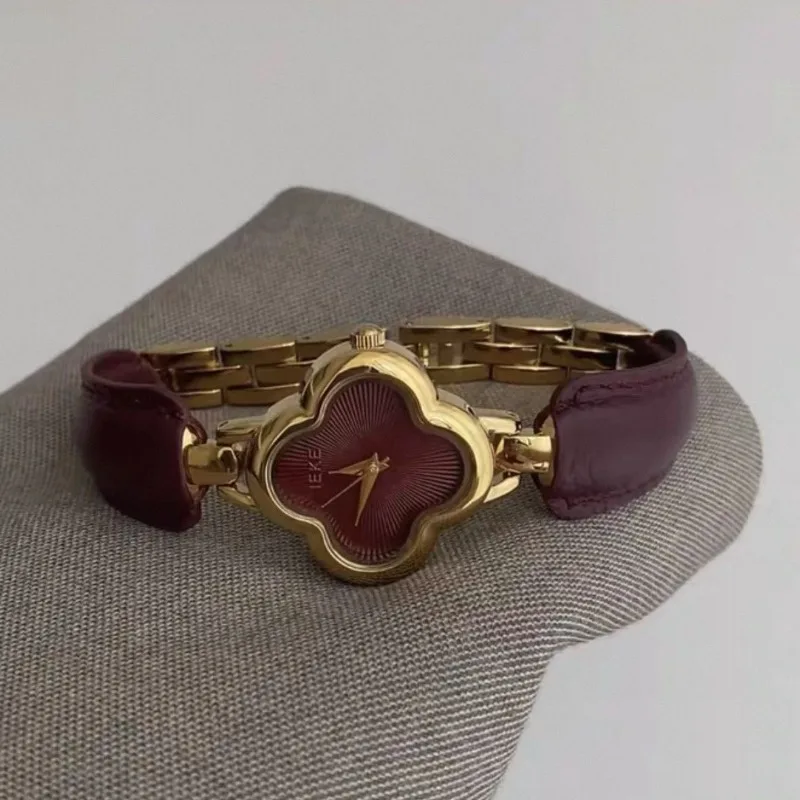 Gilt Watch Four-leaf Clover Watch Burgundy Red Fashion White High-end Sense Niche Personality Women's Watch view 3