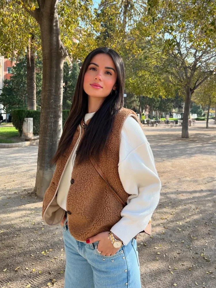 レディースファッション ブラウン ラムウールベスト シック ノースリーブ ラウンドネック シングルブレスト ルーズコート 2025 女性 冬 デイリー シック ストリートウェア